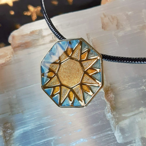 Pendentif Soleil (résiné, bijou terminé)